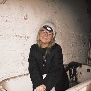 Meet your Posher, Addison